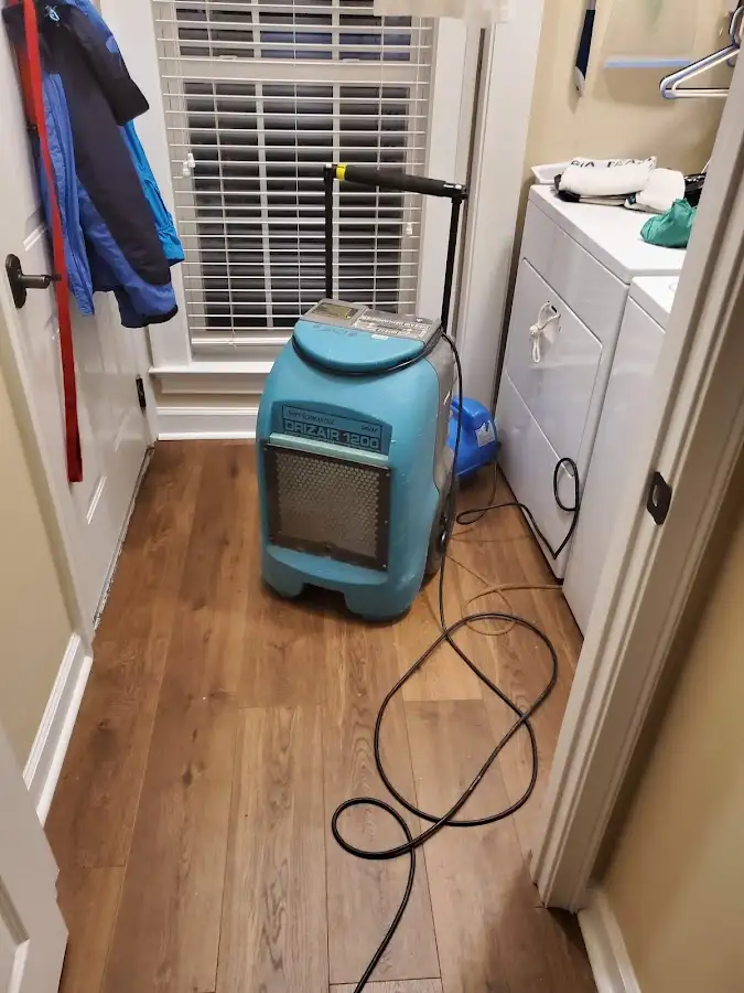 Commercial dehumidifier deployed for Crawl Space Restoration in Webster Groves
